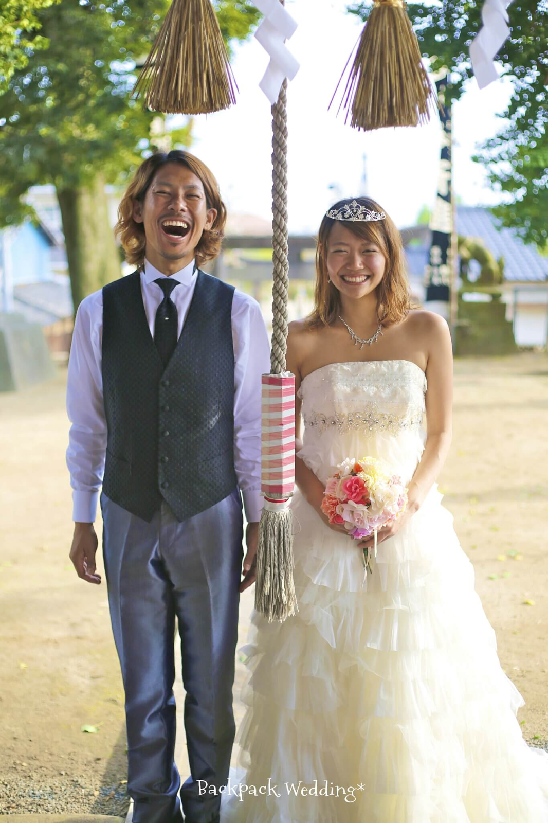 バックパックウェディングに学ぶ 結婚式の前撮りポーズ選 First Film ファーストフィルム 結婚式のエンドロール ムービー撮影