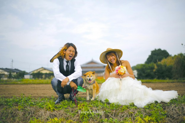 バックパックウェディングに学ぶ 結婚式の前撮りポーズ選 First Film ファーストフィルム 結婚式のエンドロール ムービー撮影