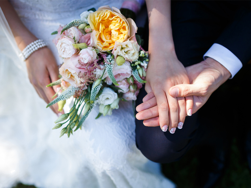 自宅で誰でも手作りできる 花嫁を彩るかわいいリストブーケとは First Film ファーストフィルム 結婚式のエンドロール ムービー撮影
